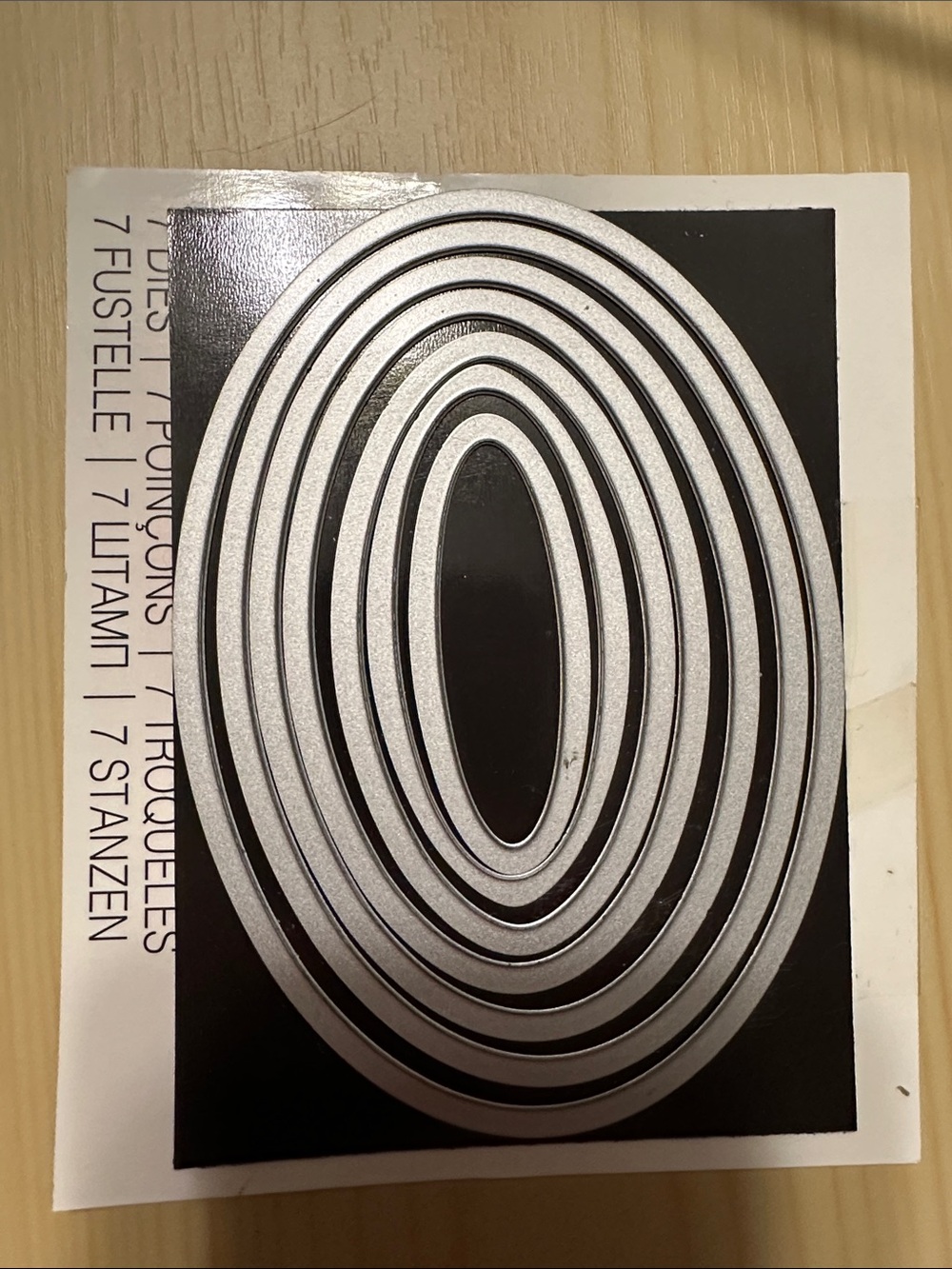 6 piece oval frame die cut set.